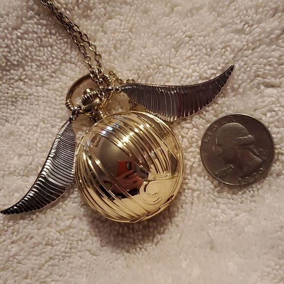 Harry Potter Quidditch Snitch Click Watch Necklace Silver Wings Ball Locket - Picture 4 of 5